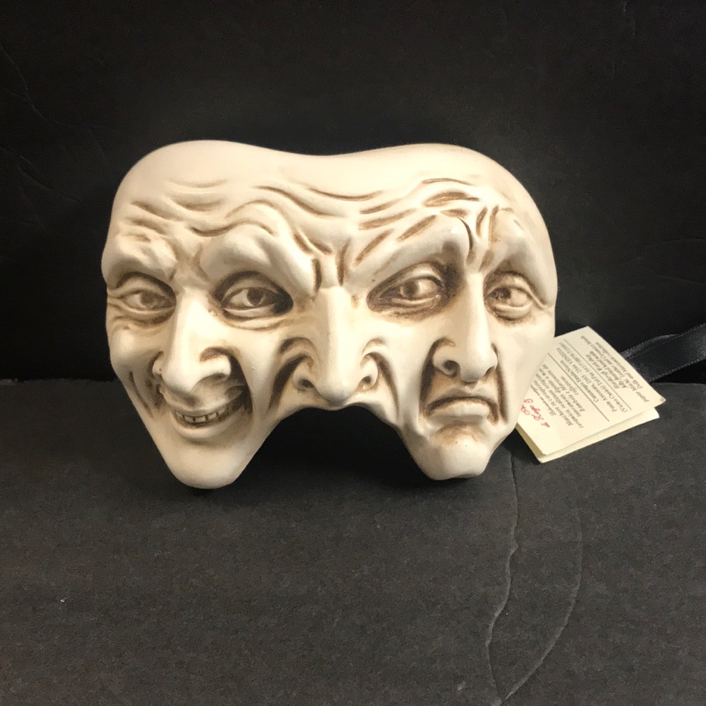 NWT Fatto A Venezia three faced mask signed